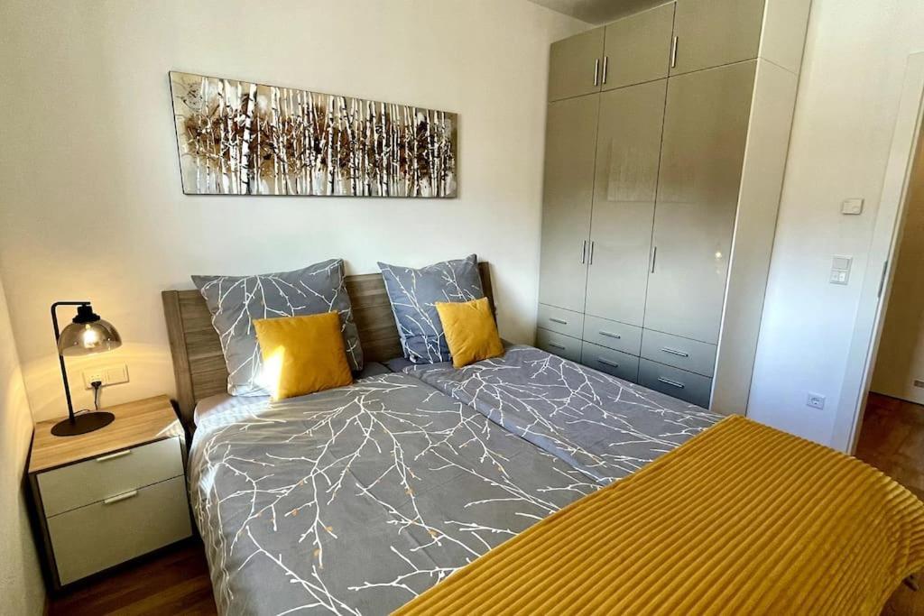 Apartment Hucklehaus Aich  Buitenkant foto